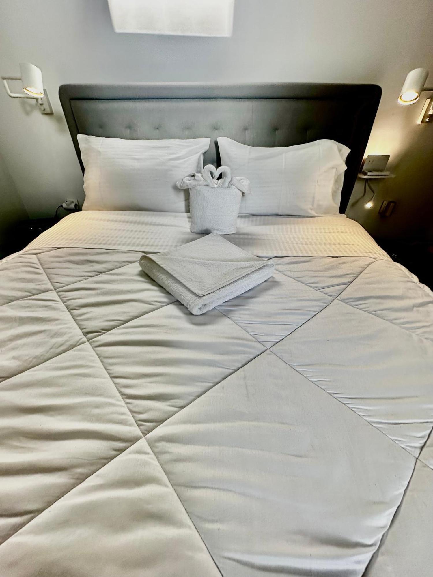 Travelers Luxury Suites, Studios & Apartments Corfu  Bagian luar foto
