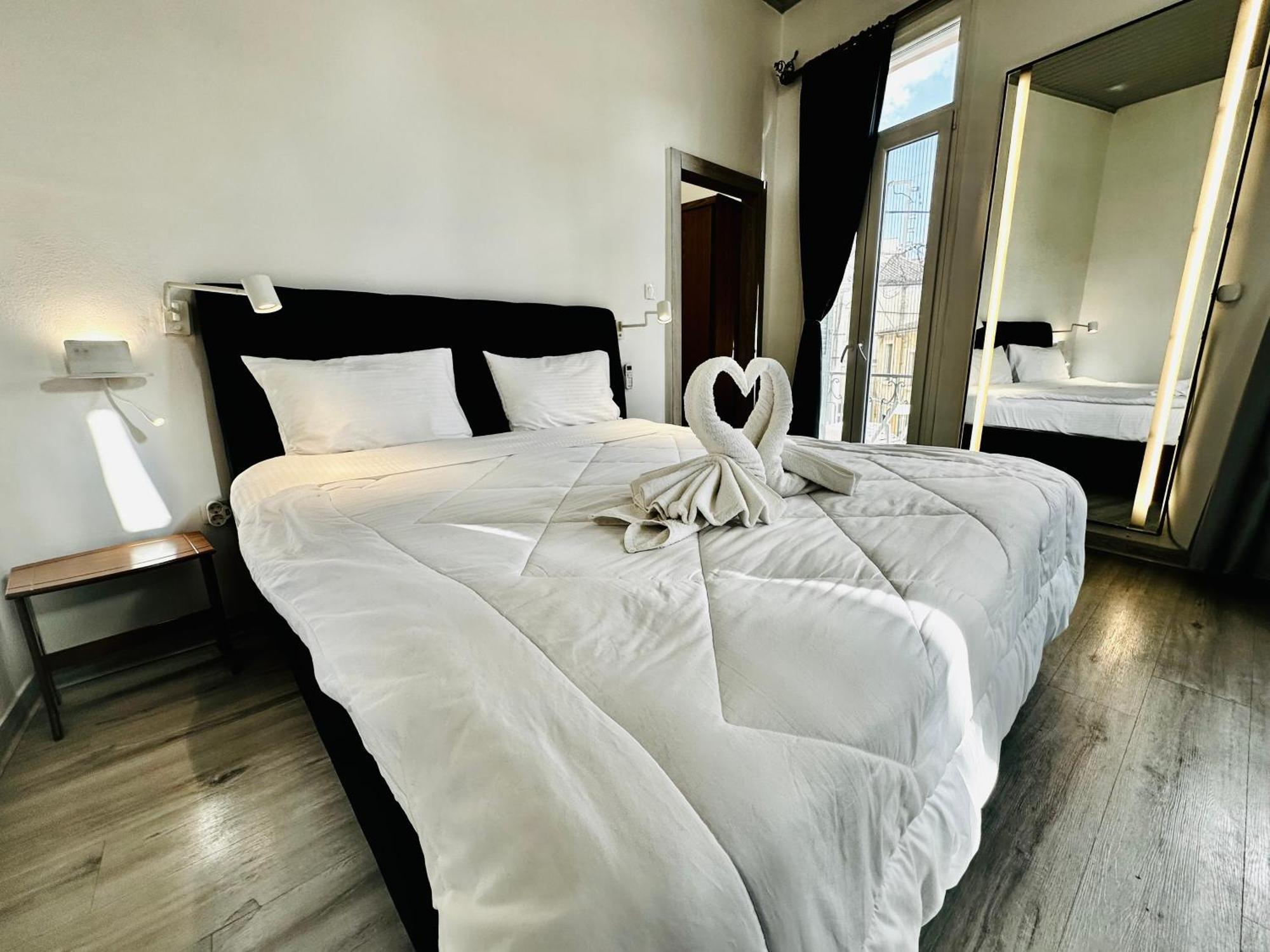 Travelers Luxury Suites, Studios & Apartments Corfu  Bagian luar foto