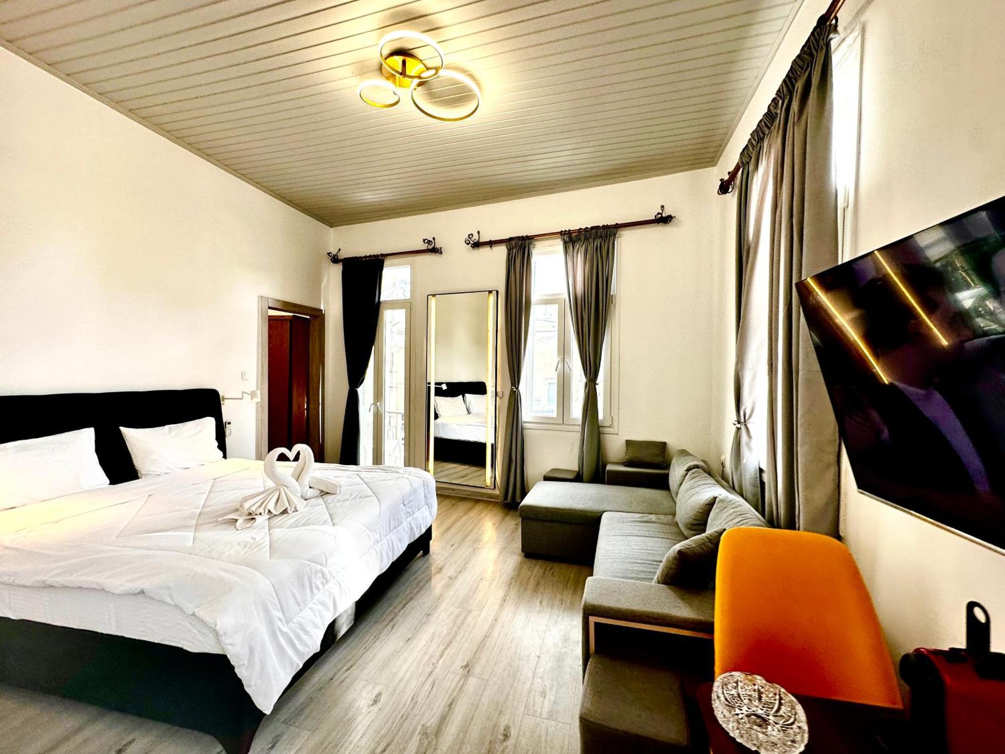 Travelers Luxury Suites, Studios & Apartments Corfu  Bagian luar foto