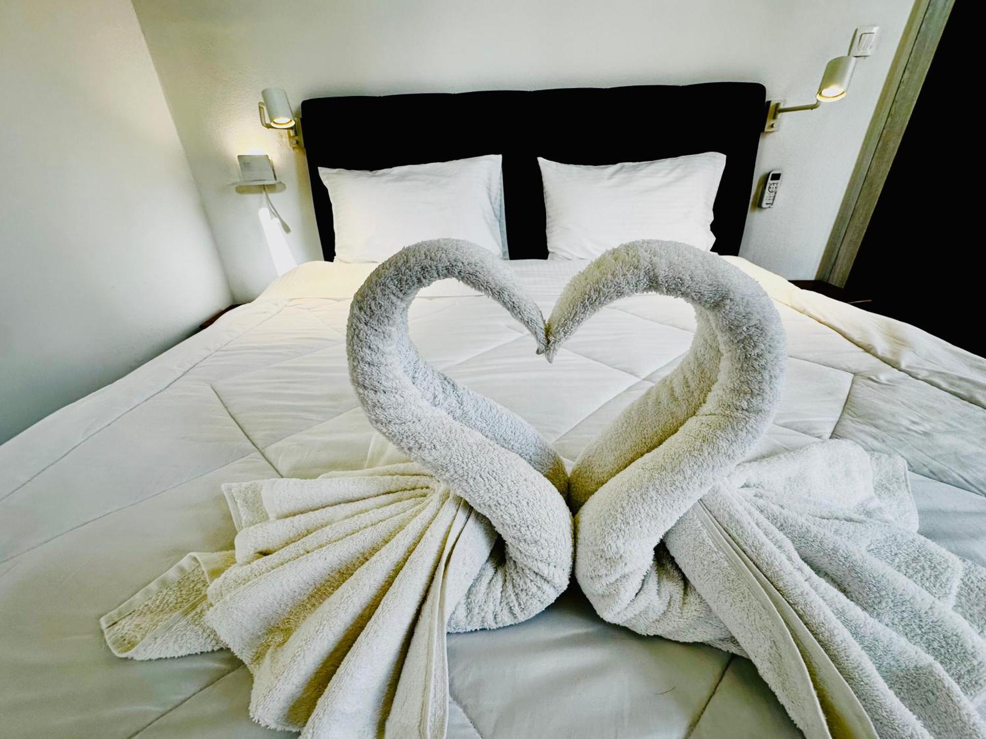 Travelers Luxury Suites, Studios & Apartments Corfu  Bagian luar foto