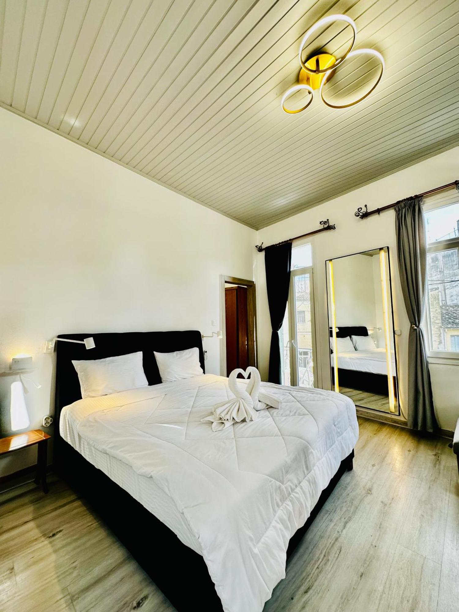 Travelers Luxury Suites, Studios & Apartments Corfu  Bagian luar foto